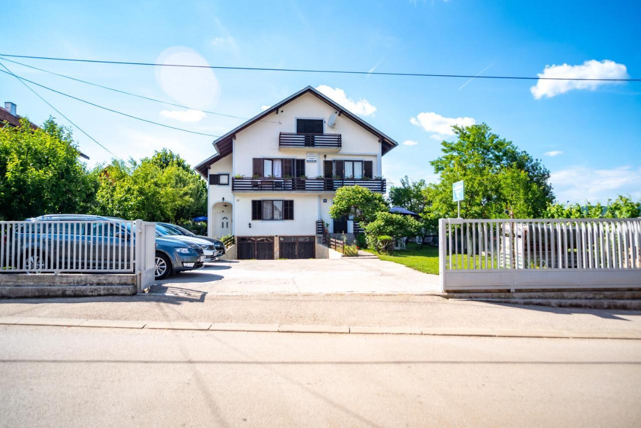 Apartments Fuma Otocac Luaran gambar